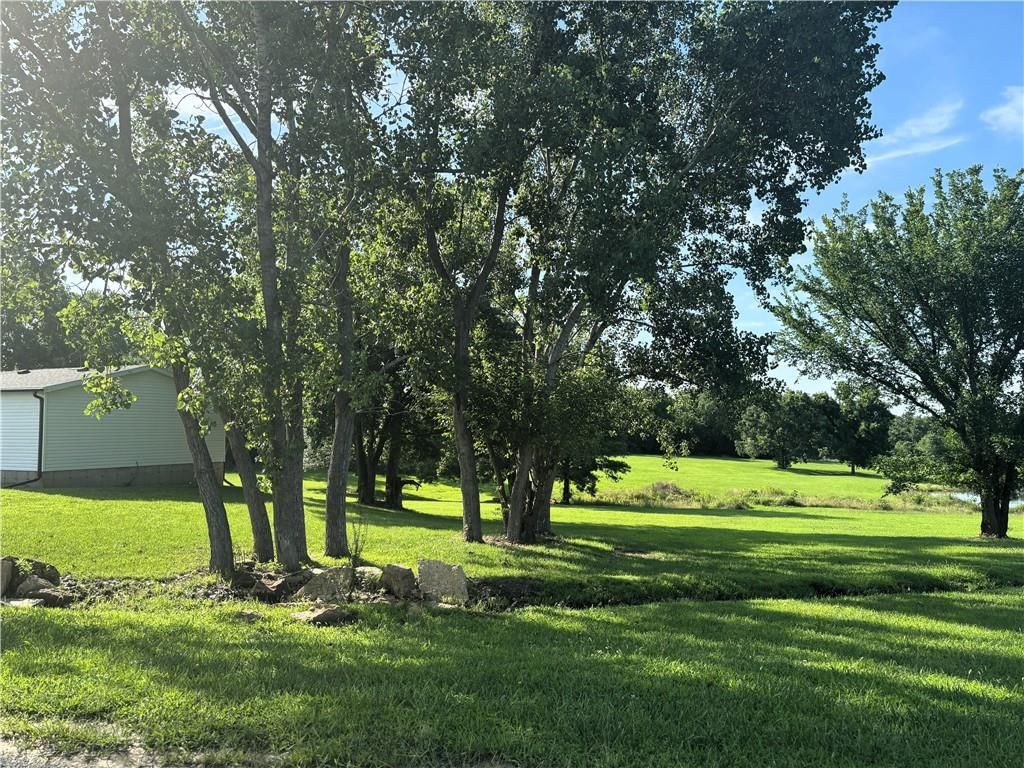 325 Lakeview Drive — photo 30