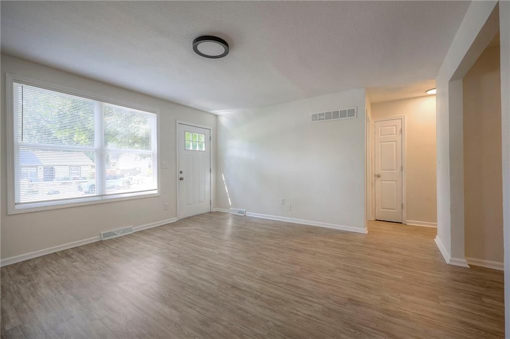 Photo 5 of 20 - 3906 Washington Avenue