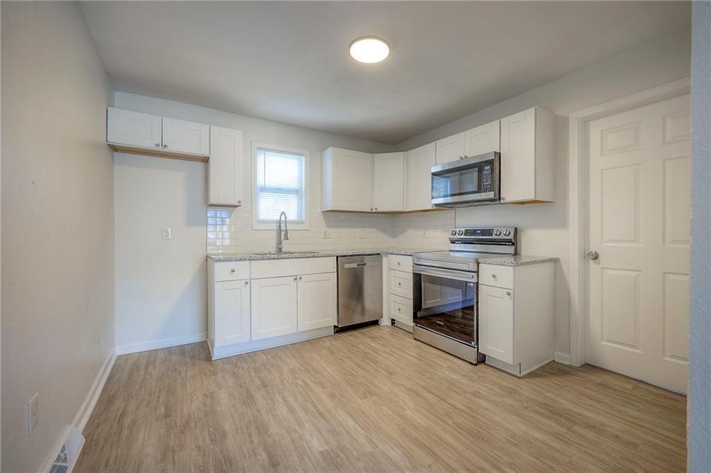 Photo 8 of 20 - 3906 Washington Avenue