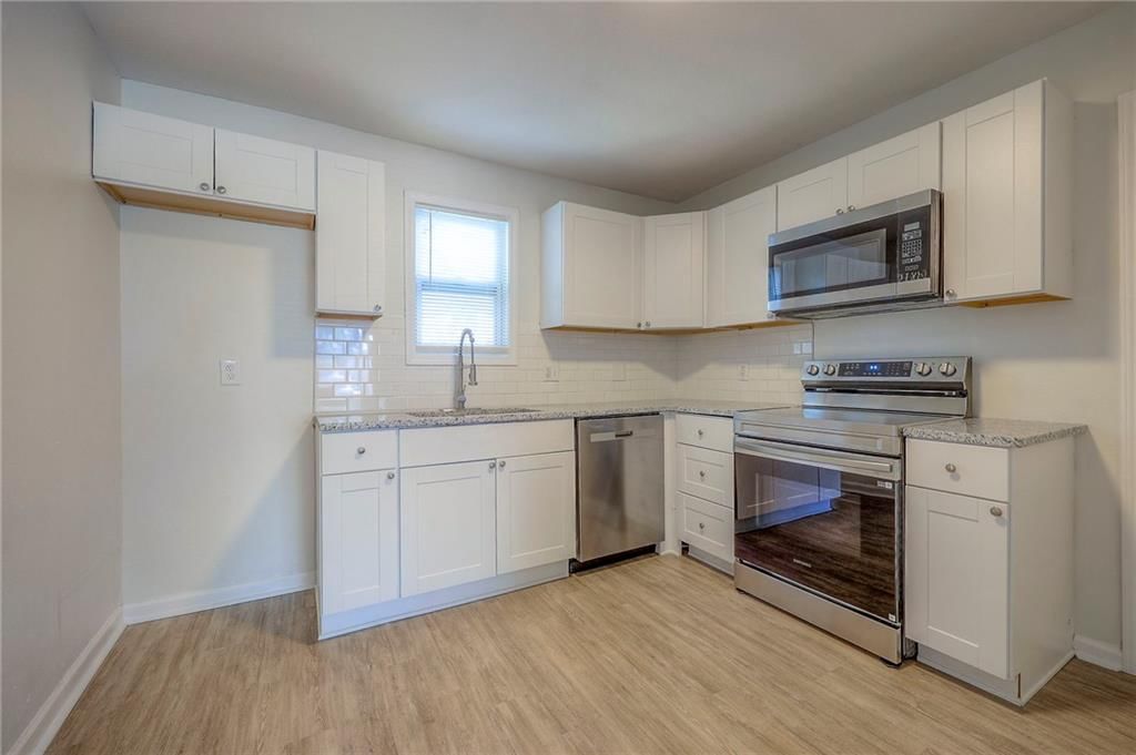Photo 9 of 20 - 3906 Washington Avenue