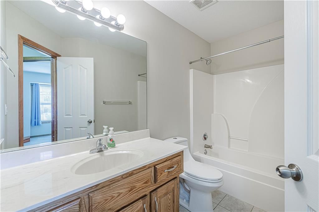 2105 NW Sycamore Lane — photo 17