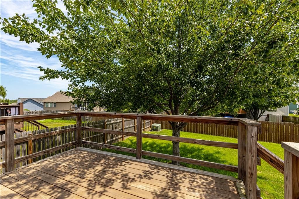 2105 NW Sycamore Lane — photo 35