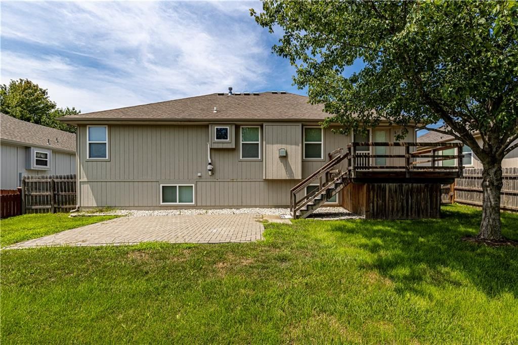 2105 NW Sycamore Lane — photo 36