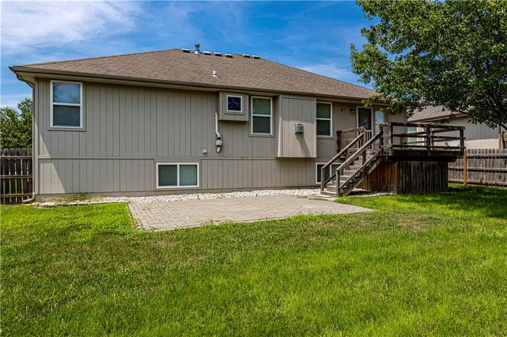 2105 NW Sycamore Lane — photo 38