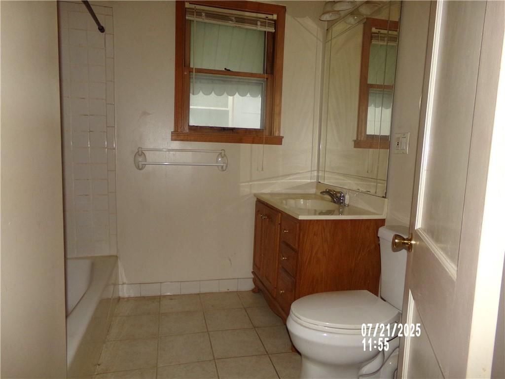 Photo 5 of 10 - 207 Arabella Street