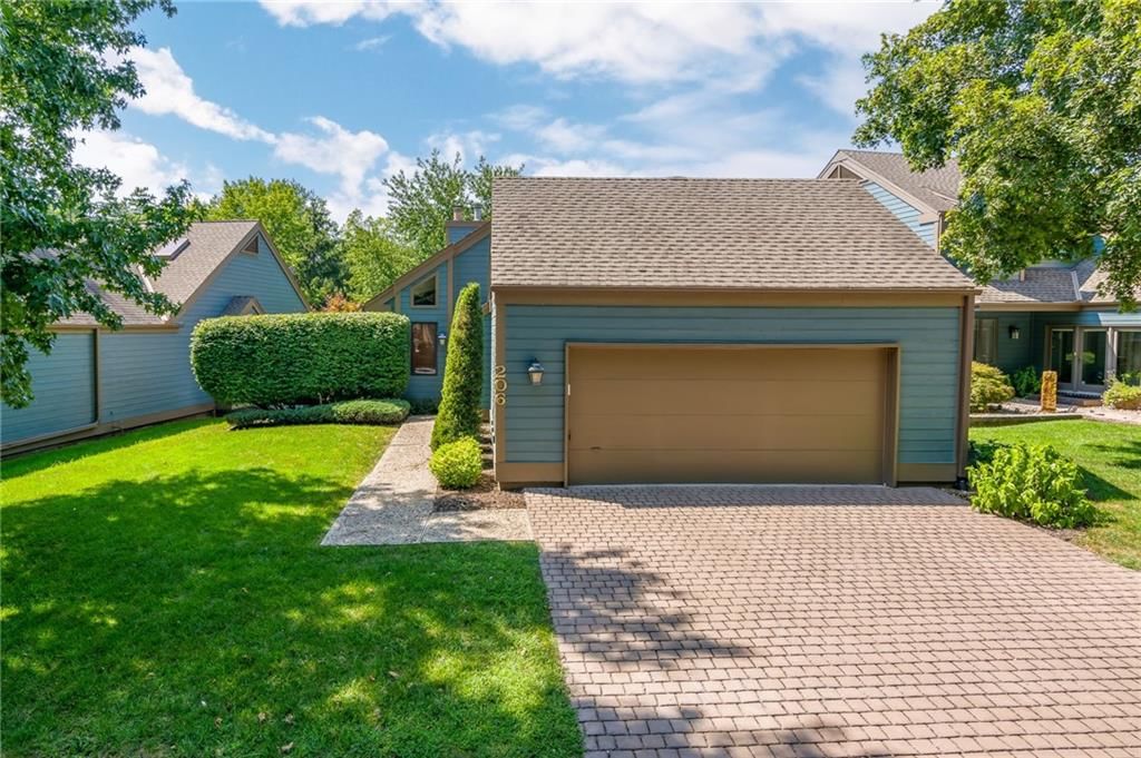 Photo 2 of 46 - 206 Lakeside Drive