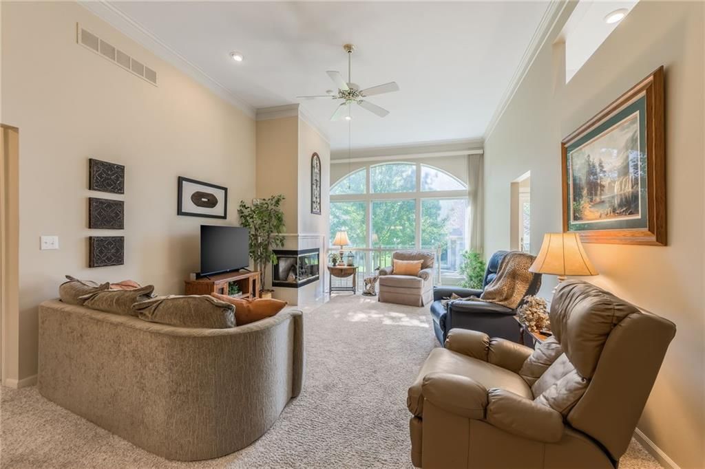 Photo 6 of 42 - 713 Bristol Court