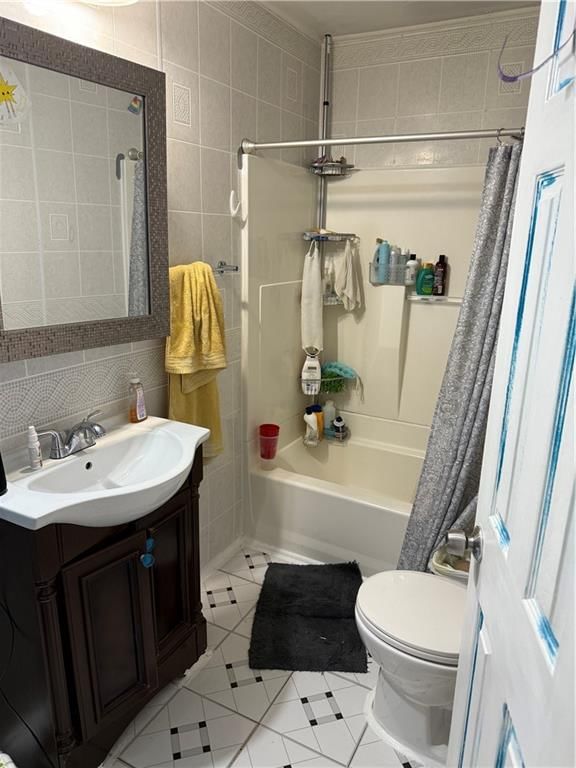 Photo 6 of 14 - 5634 Osage Street