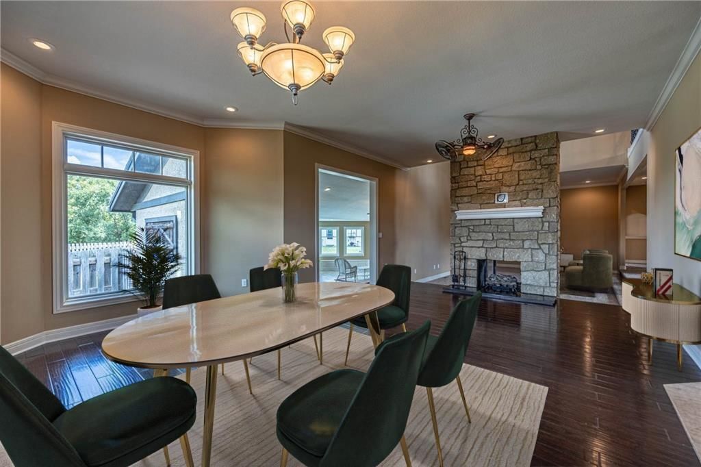 521 W Clark Street — photo 16