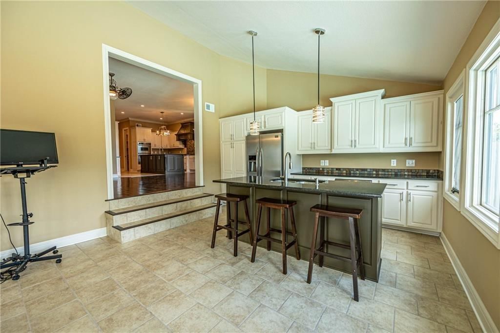 521 W Clark Street — photo 23