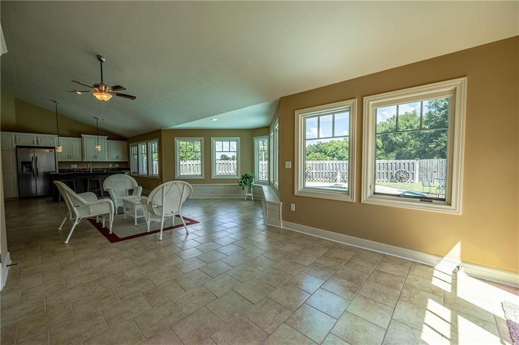 521 W Clark Street — photo 24