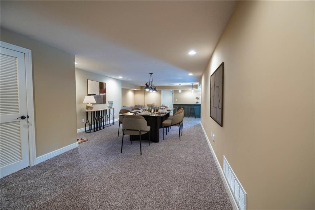 521 W Clark Street — photo 34