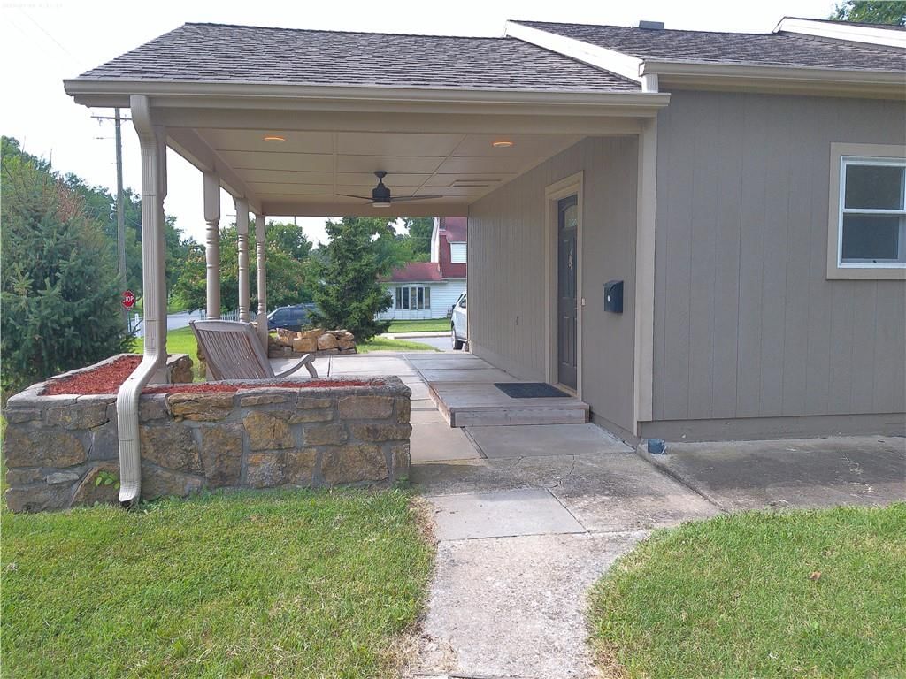 1034 E Peoria Street — photo 4