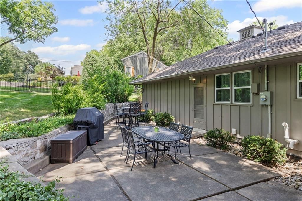 9832 Overbrook Court — photo 25