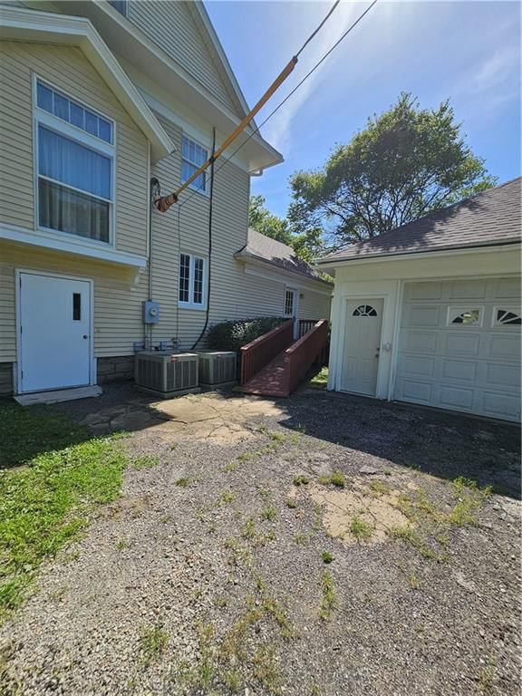 207 S Ives Street — photo 13