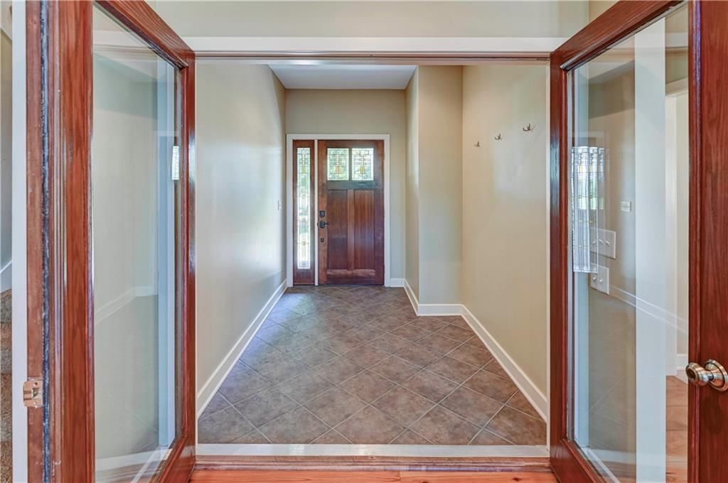 Photo 3 of 77 - 12122 Ridgeview Road