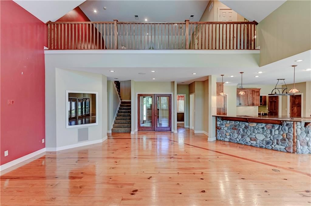 Photo 5 of 77 - 12122 Ridgeview Road