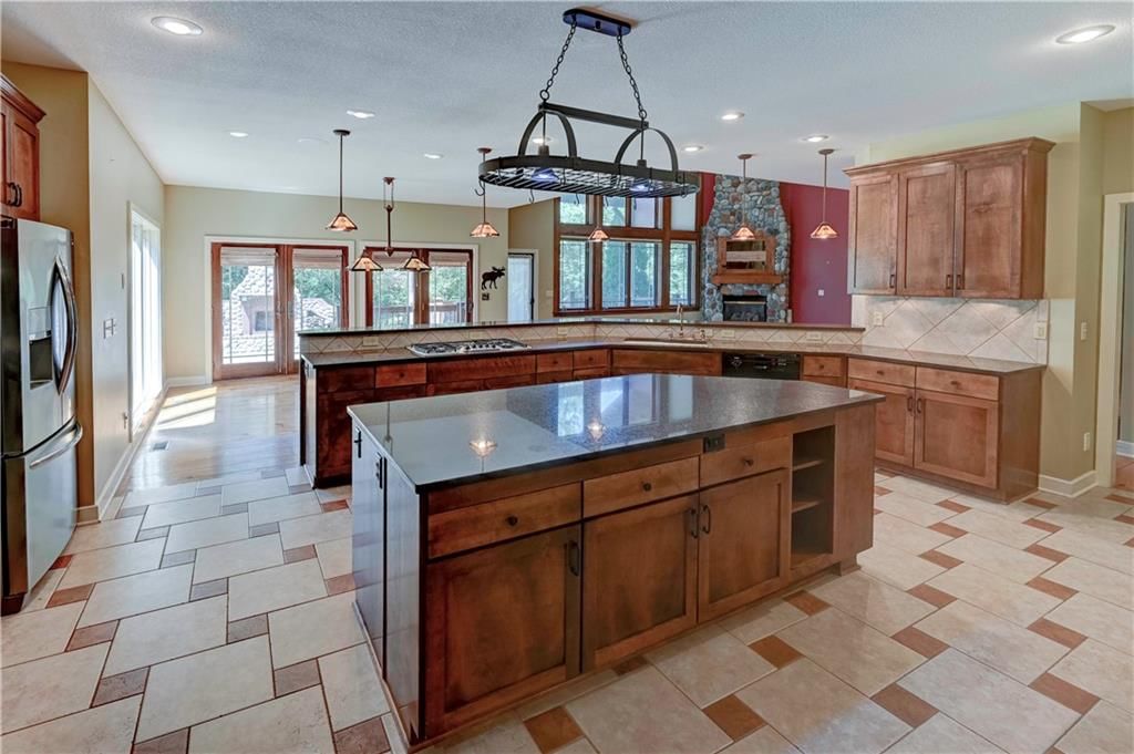 Photo 8 of 77 - 12122 Ridgeview Road