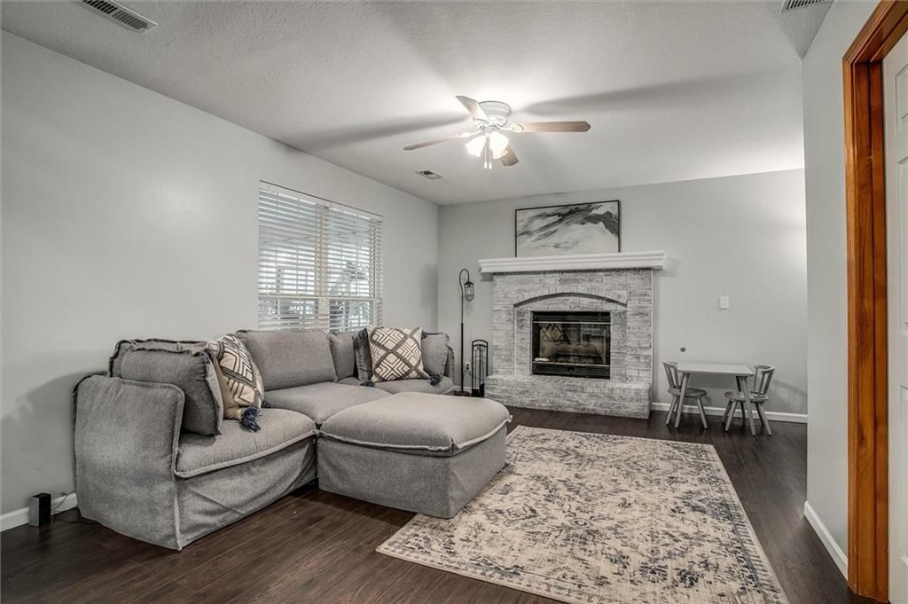 16112 Spring Valley Road — photo 10