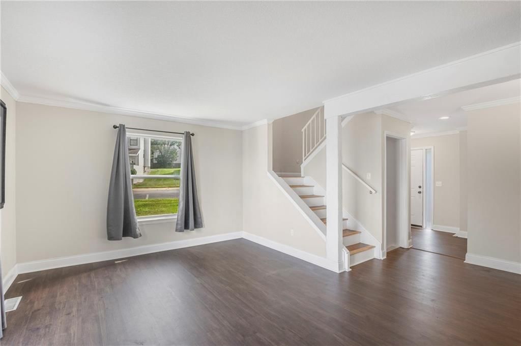 Photo 6 of 28 - 8636 W 108TH Place