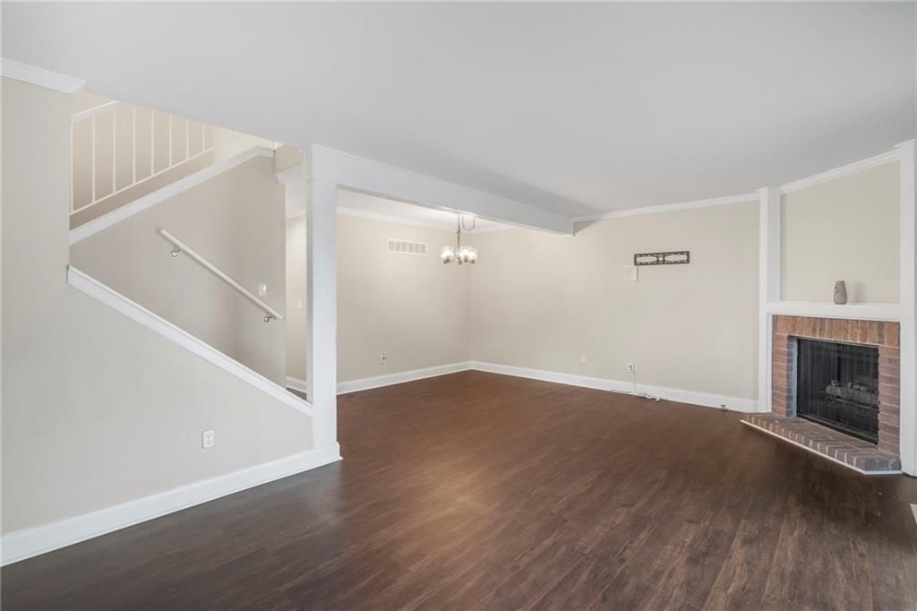 Photo 7 of 28 - 8636 W 108TH Place