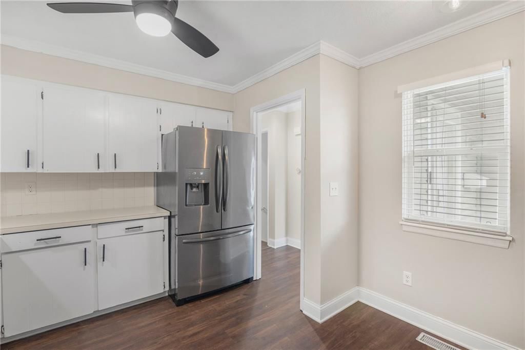 Photo 9 of 28 - 8636 W 108TH Place