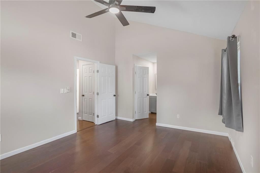 Photo 14 of 28 - 8636 W 108TH Place