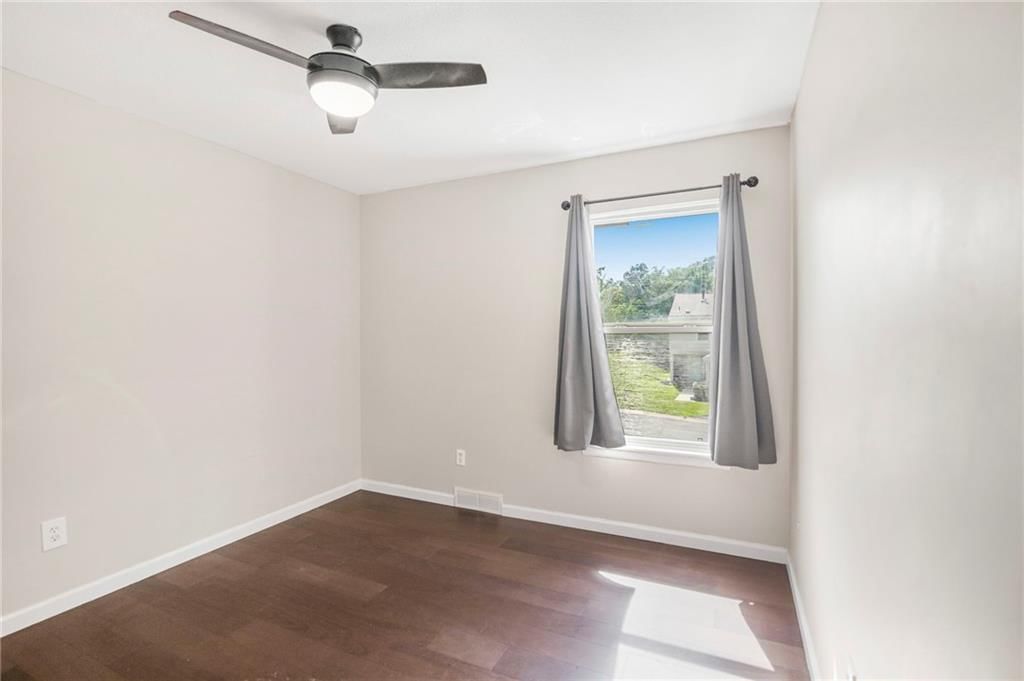Photo 17 of 28 - 8636 W 108TH Place