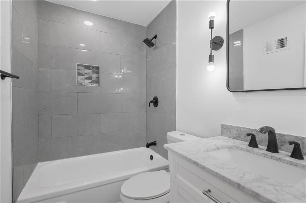 Photo 19 of 28 - 8636 W 108TH Place