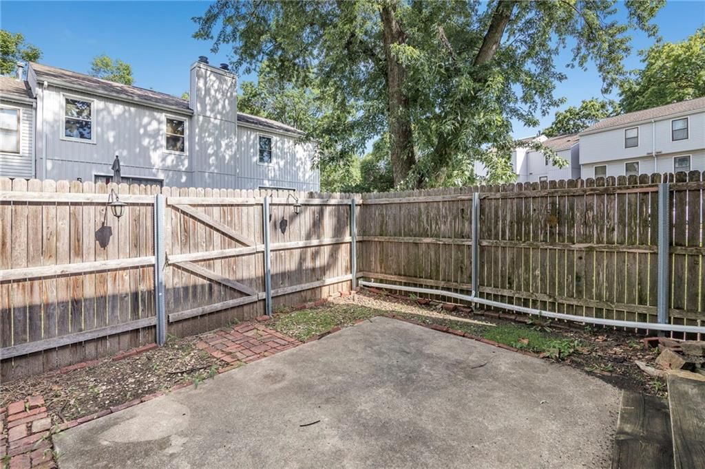 Photo 26 of 28 - 8636 W 108TH Place