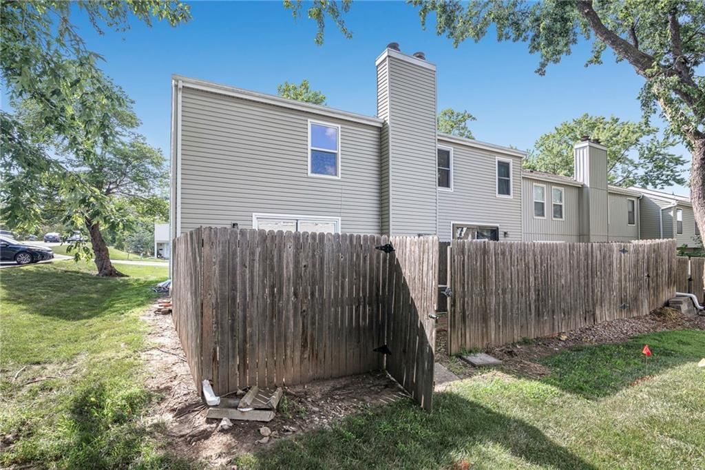 Photo 28 of 28 - 8636 W 108TH Place