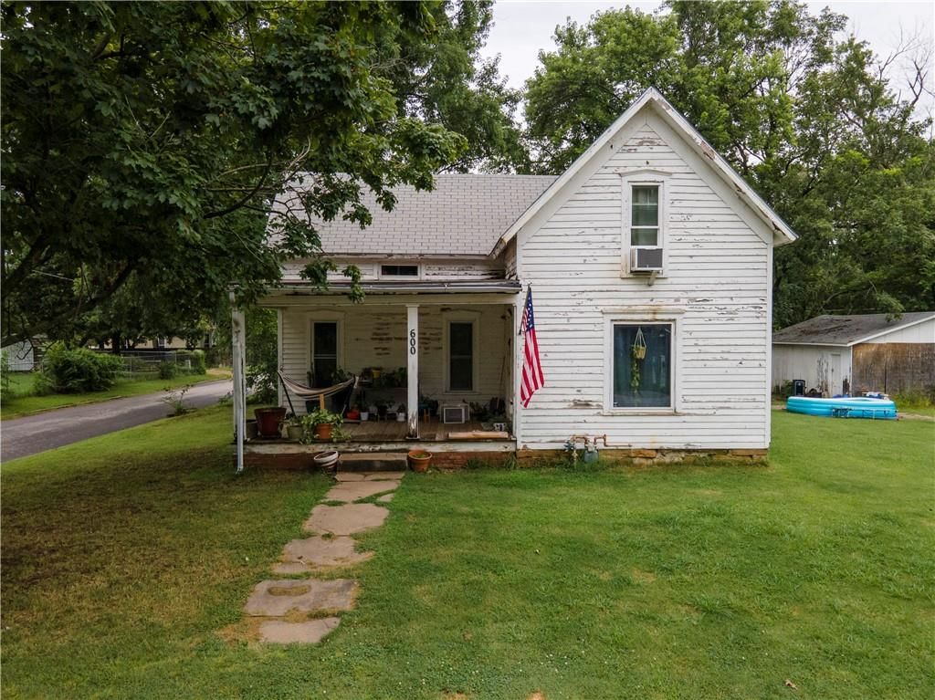 600 E Main Street, Cherryvale, KS