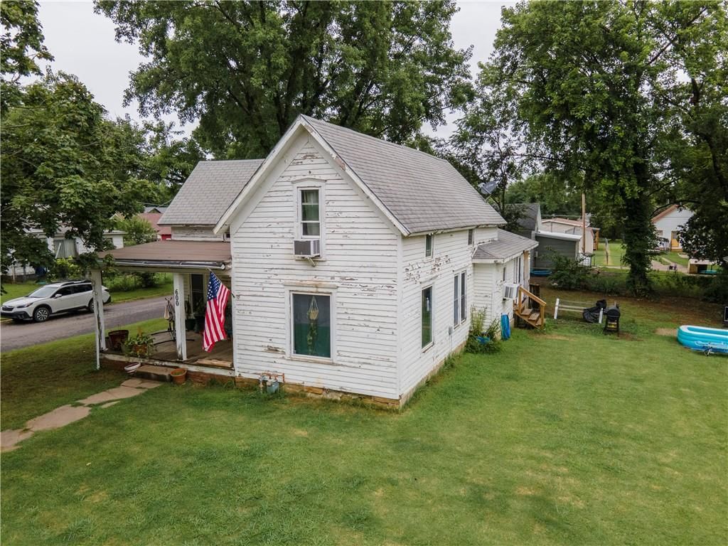 600 E Main Street — photo 2