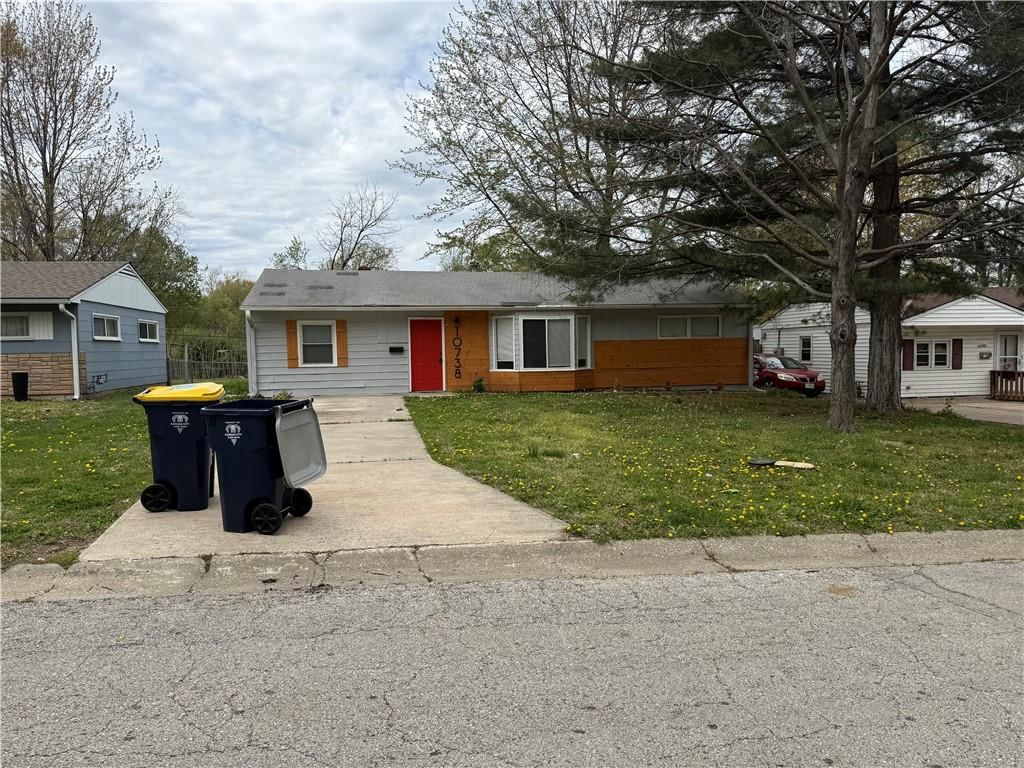 10738 Cambridge Avenue — photo 1