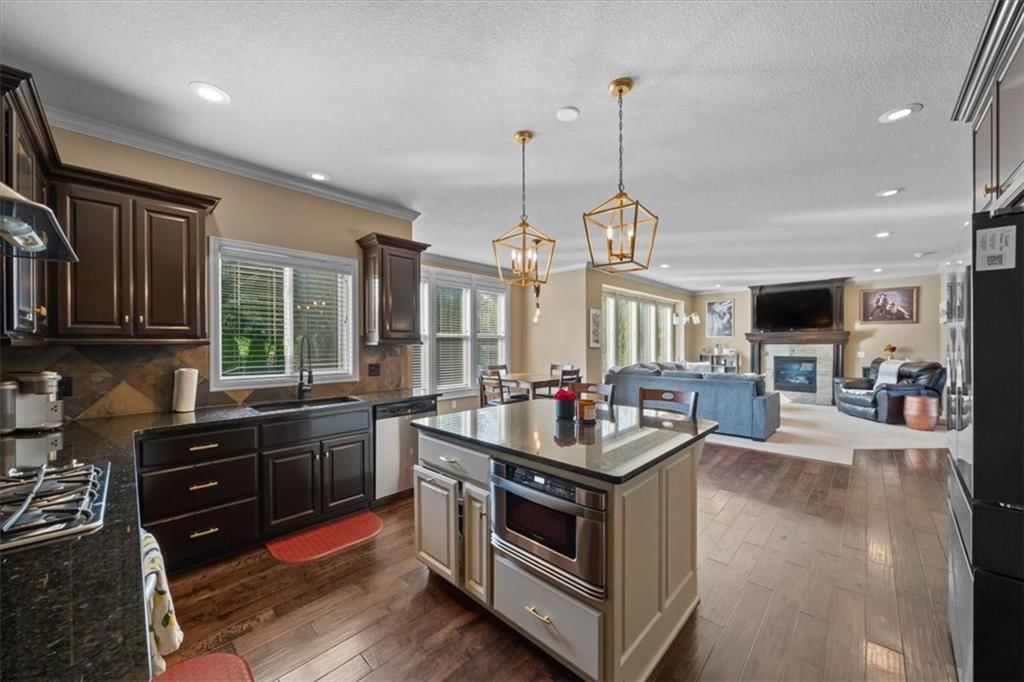216 SW Ansel Adams Drive — photo 13