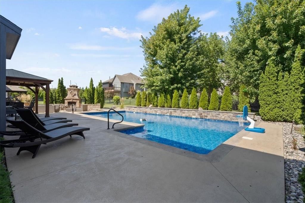 216 SW Ansel Adams Drive — photo 32