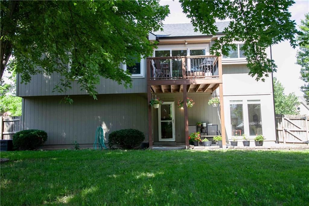 Photo 23 of 31 - 18821 W 160TH Terrace