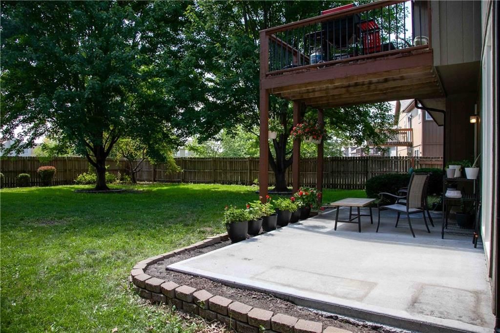 Photo 24 of 31 - 18821 W 160TH Terrace