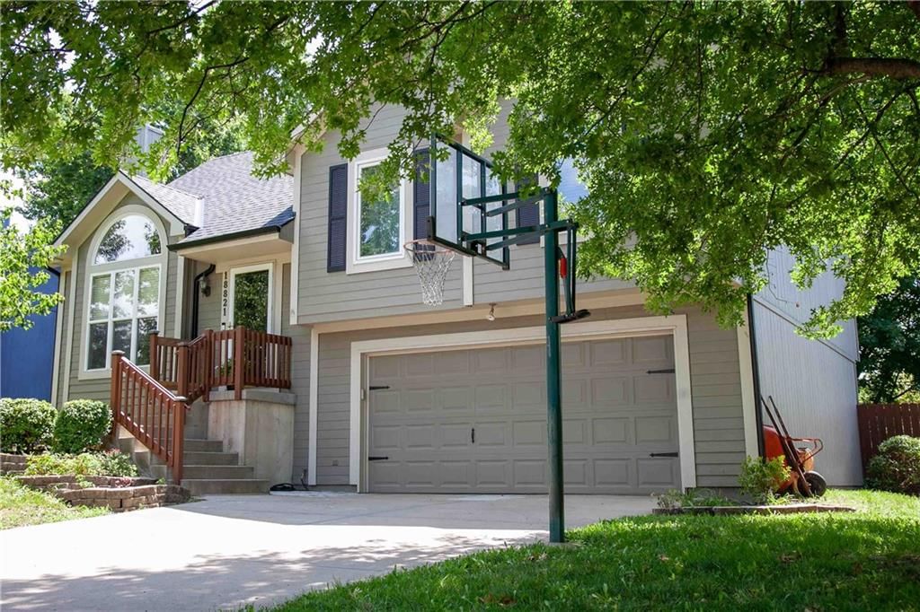 Photo 31 of 31 - 18821 W 160TH Terrace