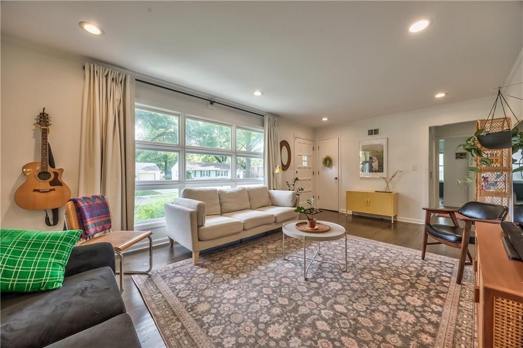 Photo 13 of 28 - 5203 W 76th Terrace