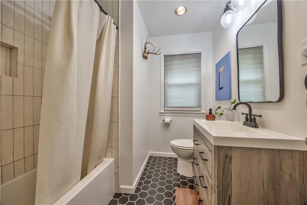 Photo 19 of 28 - 5203 W 76th Terrace