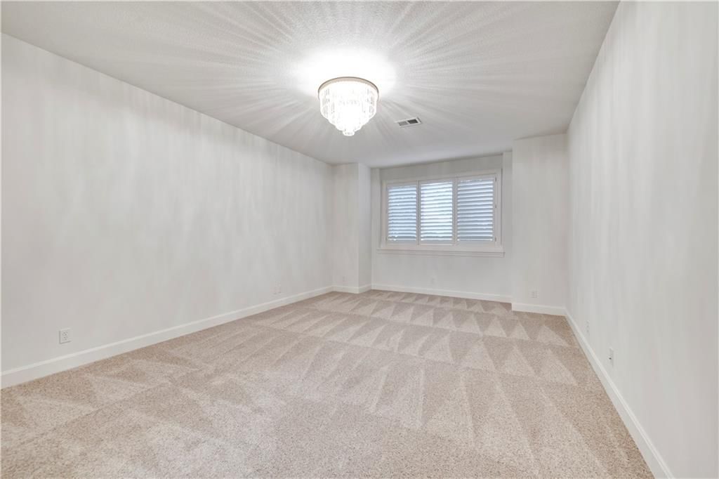 Photo 33 of 43 - 16720 S Country Club Drive