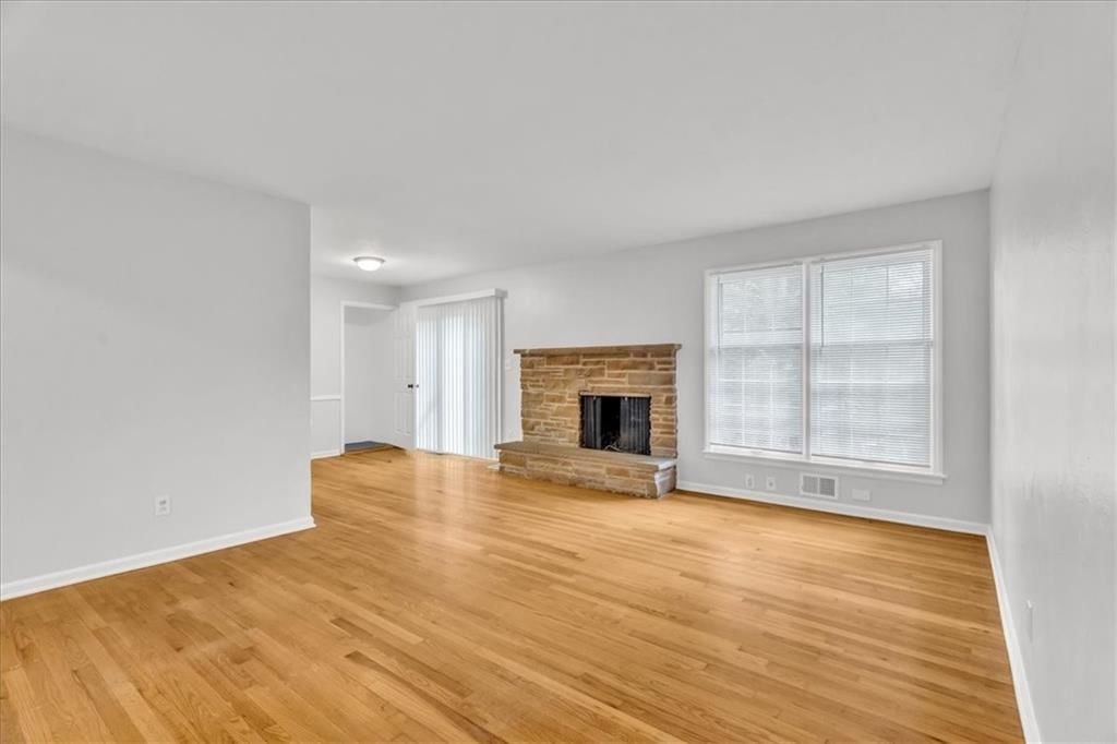 Photo 5 of 26 - 15305 E 44th Street