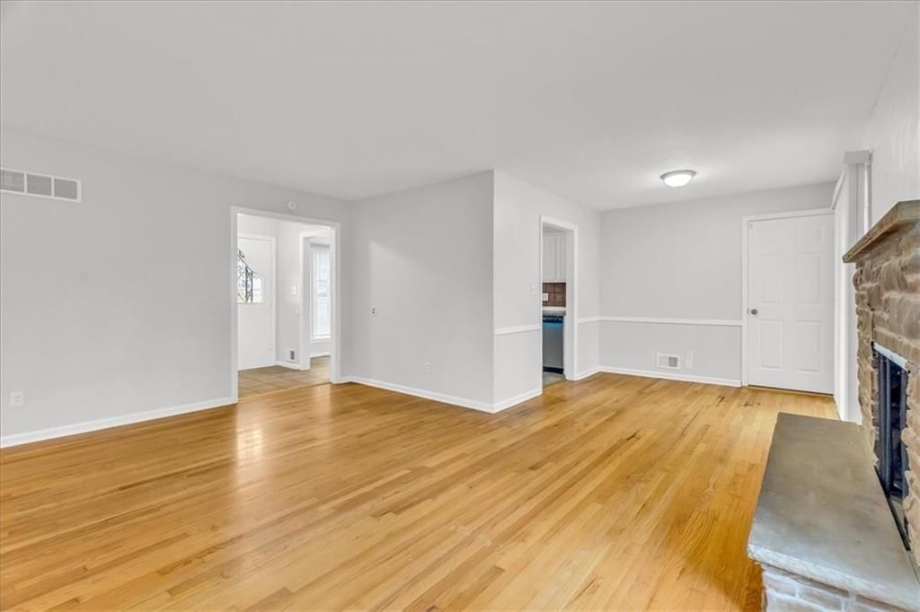 Photo 6 of 26 - 15305 E 44th Street