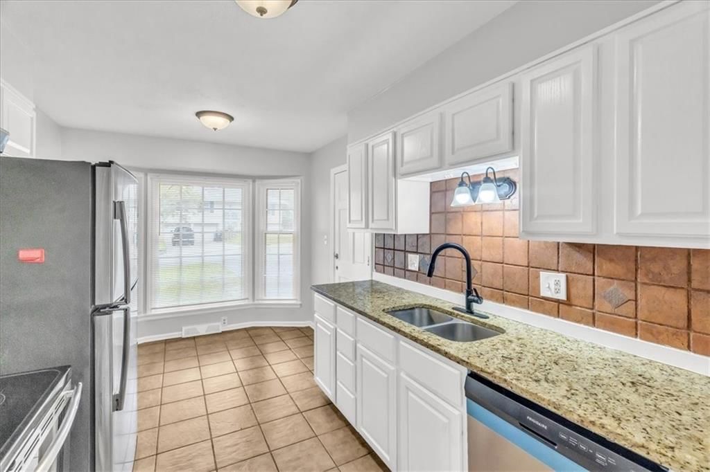 Photo 8 of 26 - 15305 E 44th Street