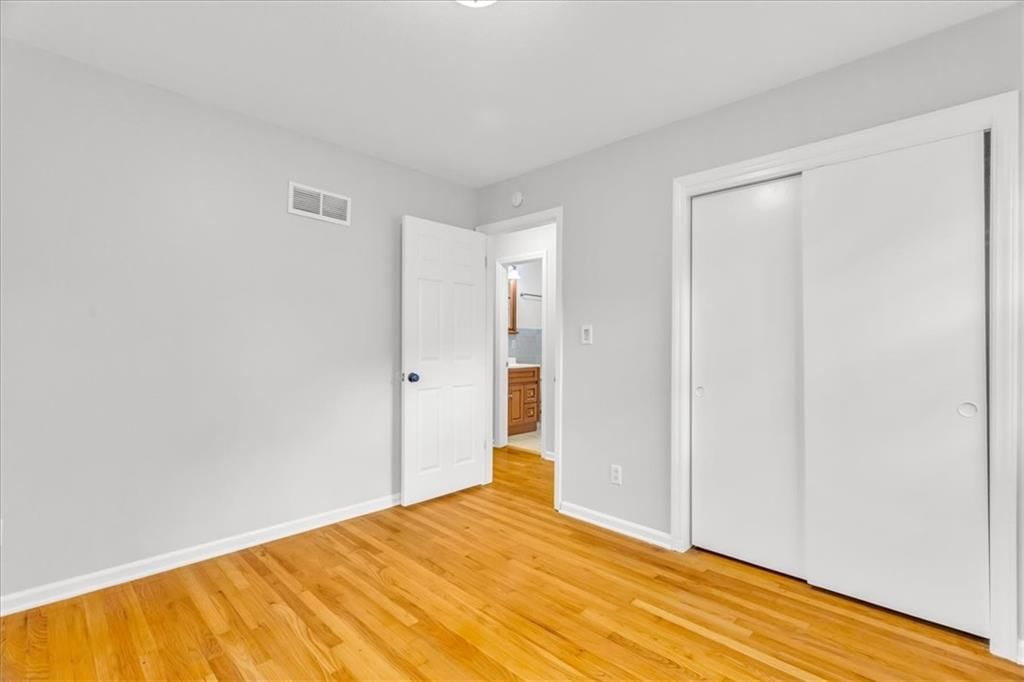 Photo 13 of 26 - 15305 E 44th Street