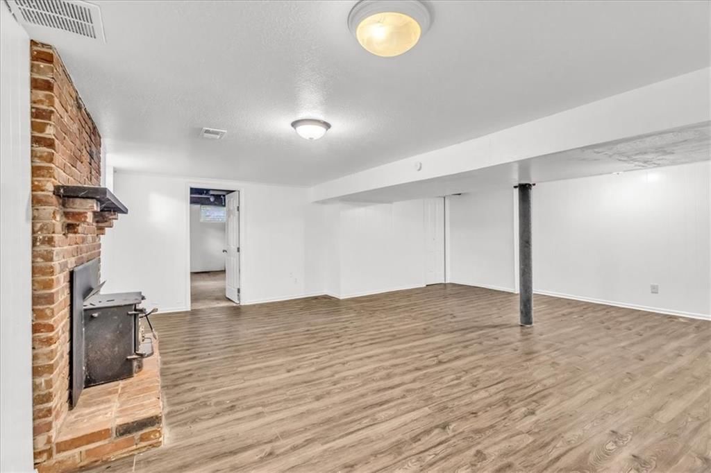Photo 17 of 26 - 15305 E 44th Street