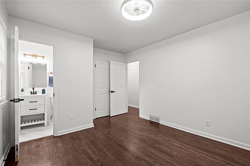 5804 Manning Avenue — photo 16