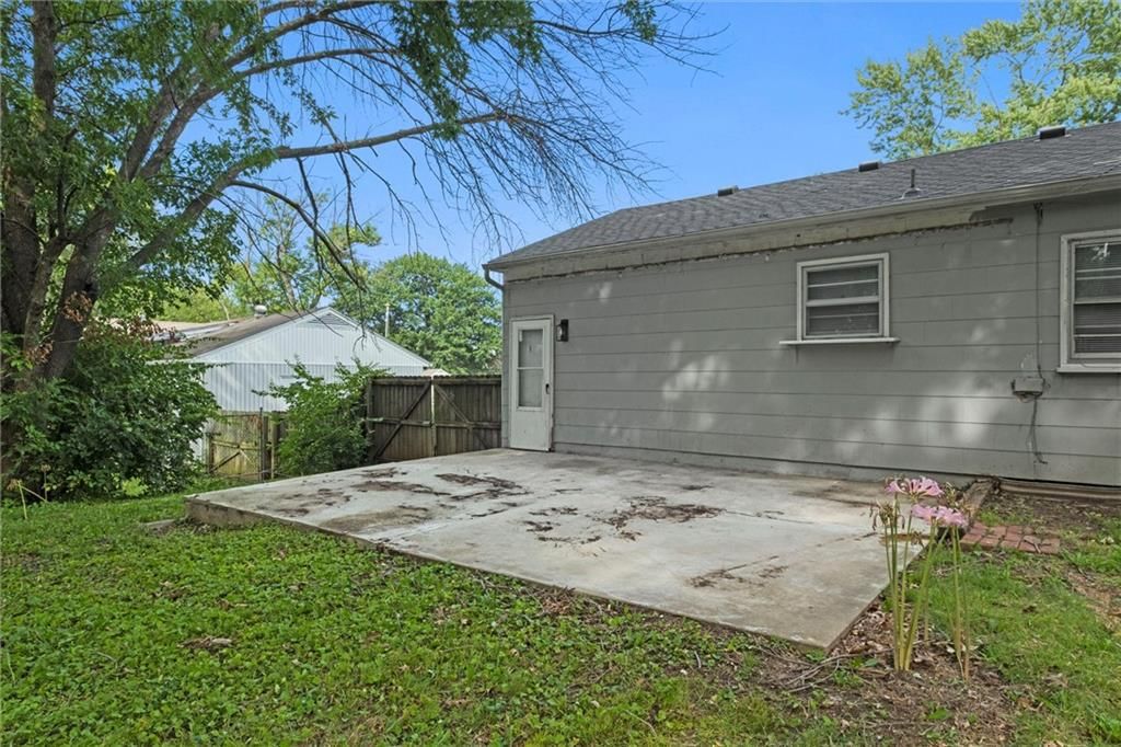 5804 Manning Avenue — photo 29