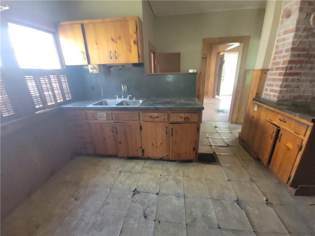 1015 Main Street — photo 9